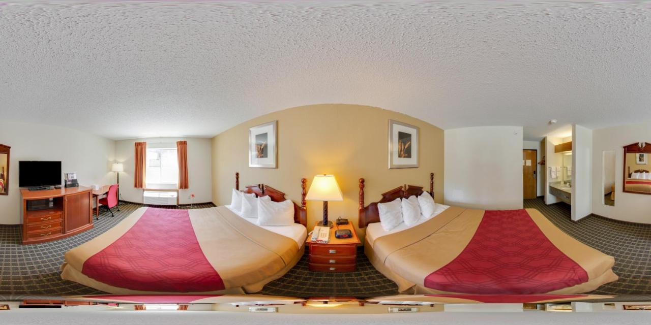 Rodeway Inn Cedar Rapids Exteriér fotografie
