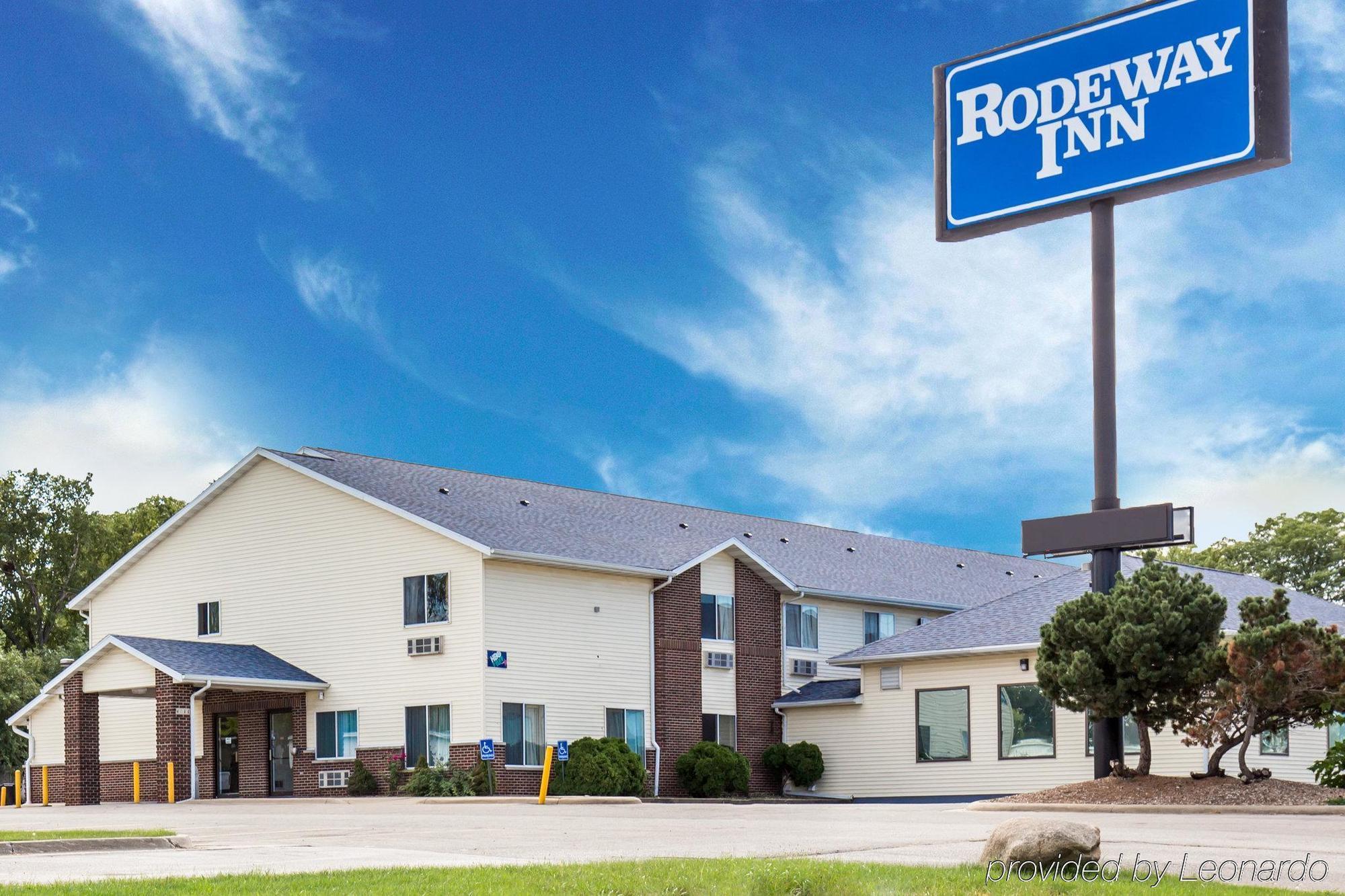 Rodeway Inn Cedar Rapids Exteriér fotografie