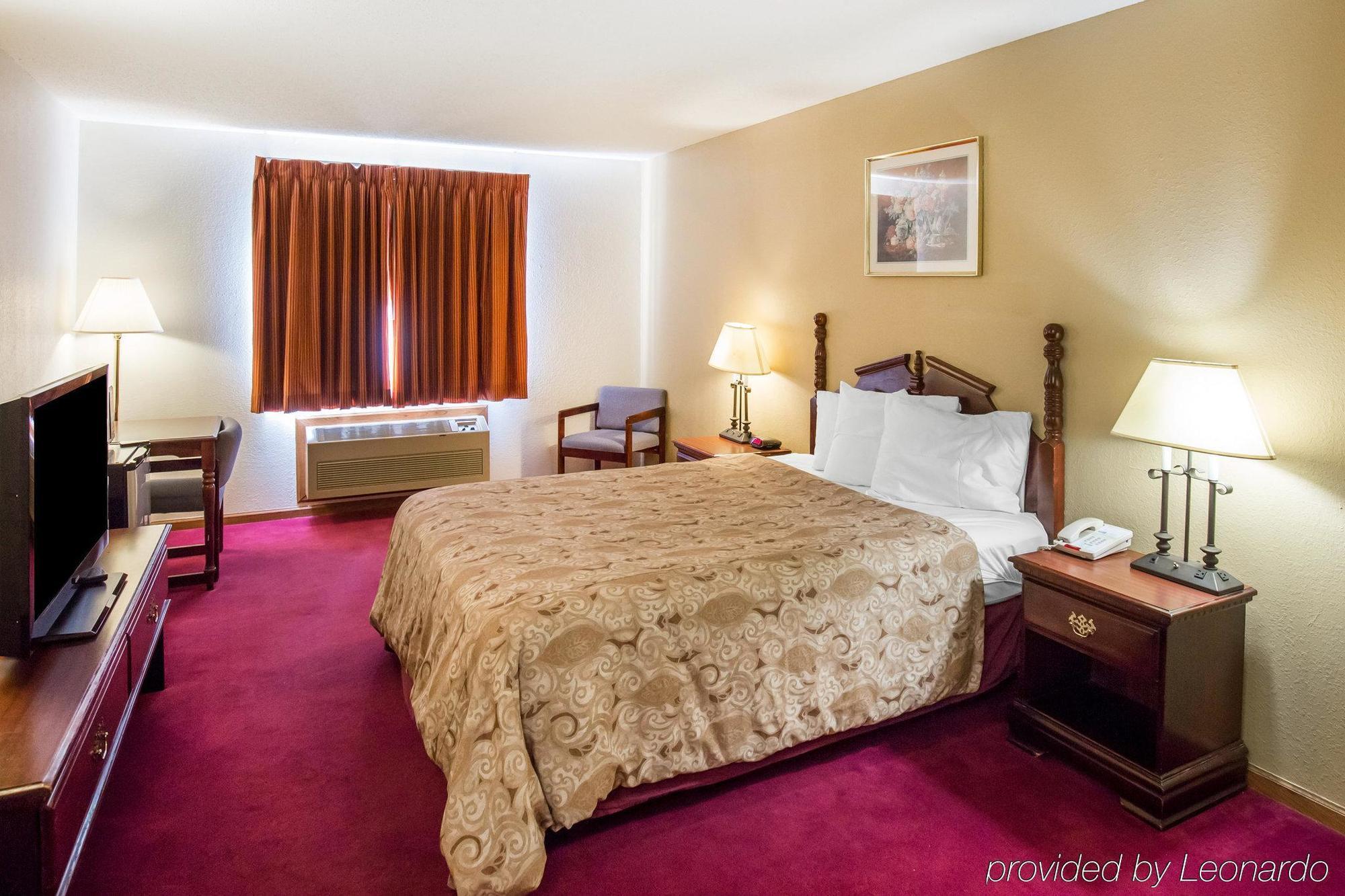 Rodeway Inn Cedar Rapids Exteriér fotografie