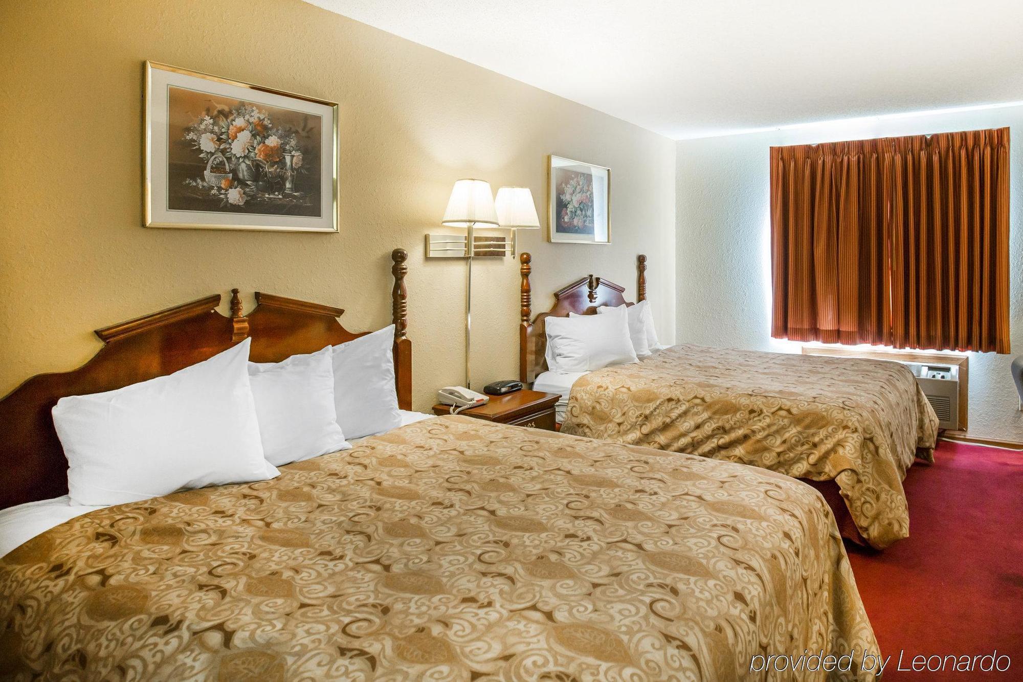 Rodeway Inn Cedar Rapids Exteriér fotografie