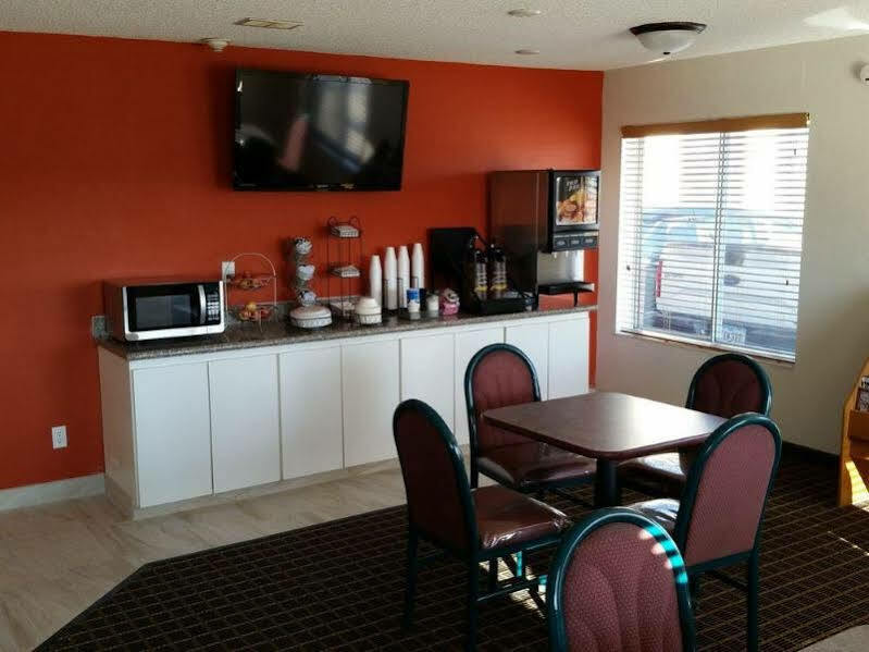 Rodeway Inn Cedar Rapids Exteriér fotografie